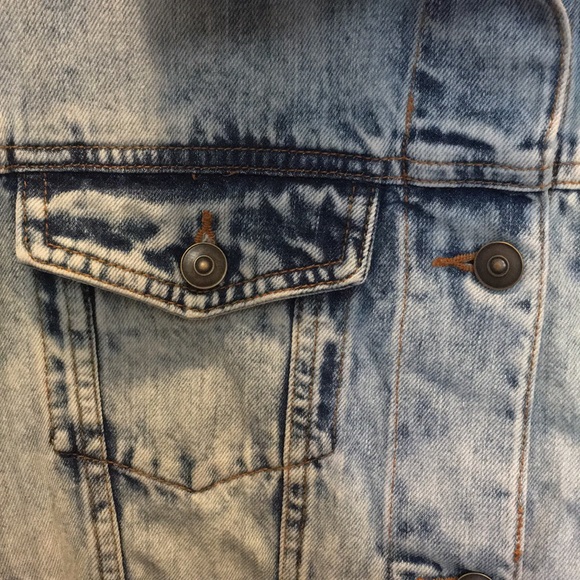 H&M TREND Oversized Snowflake Wash Denim Jacket - Picture 5 of 16